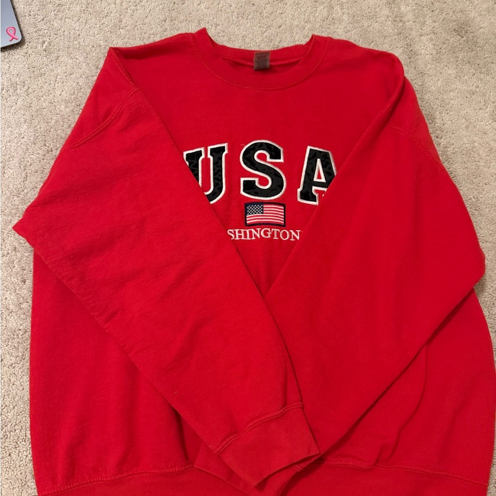 Gildan Red USA Washington Crewneck Sweater